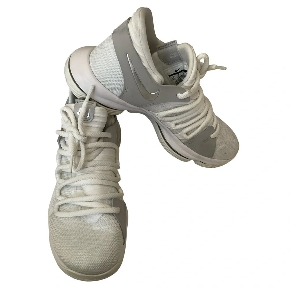 Nike Zoom  Kevin Durant Sneakers in White Size 6.5Y